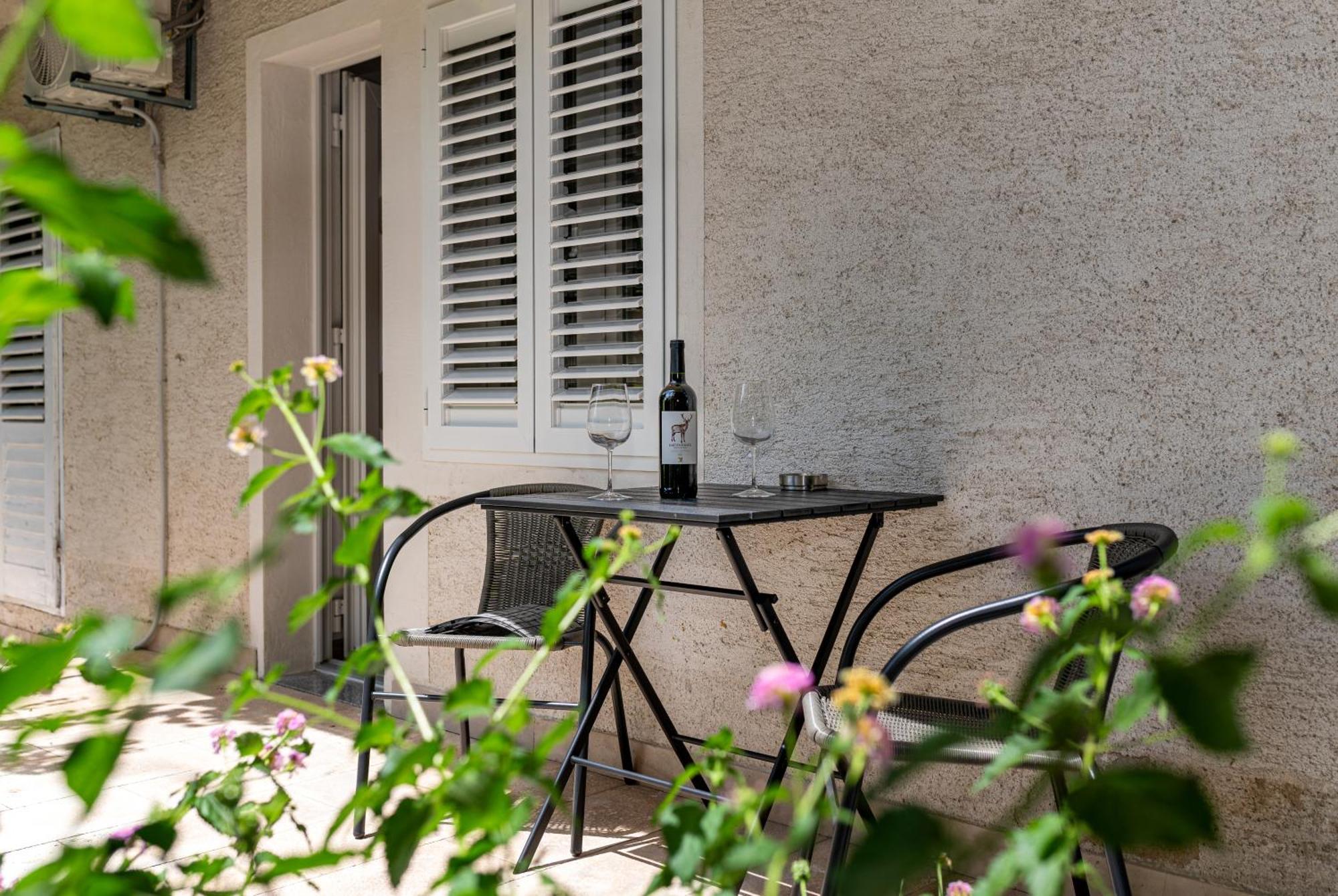 Apartman Biljana มาคาร์สกา ภายนอก รูปภาพ
